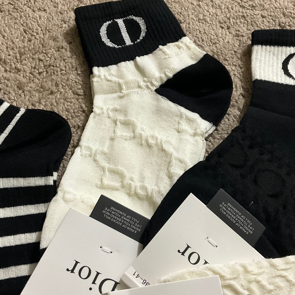 Dior Black and Cream Casual Socks Collection - Picture 2 of 4